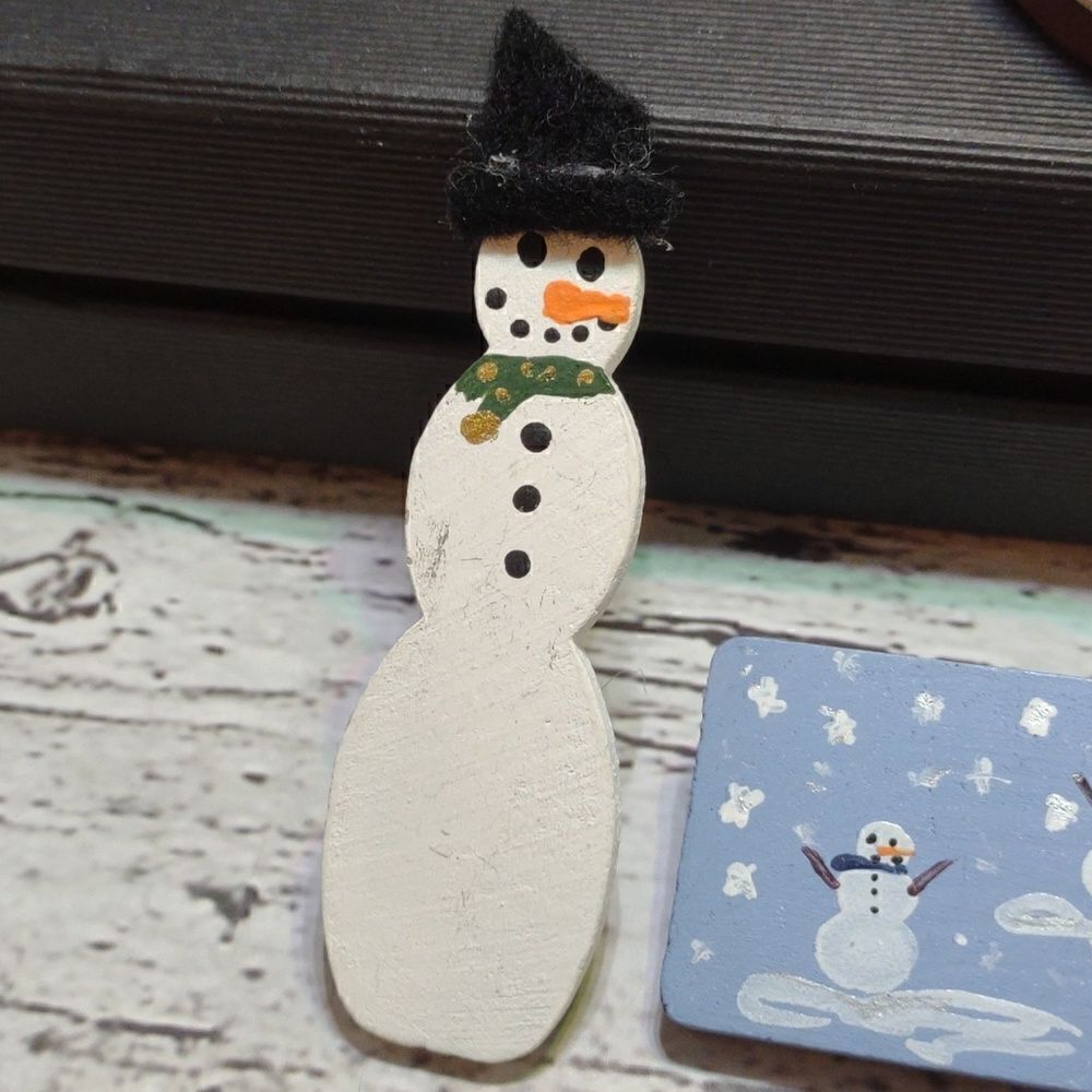 Snowman Pin Lot.  B1 - Picture 6 of 7